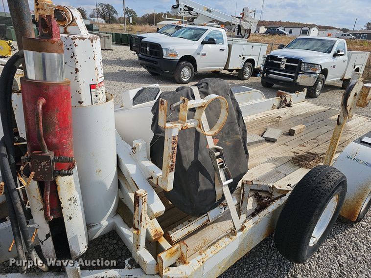 image for item OJ9032 2004 S.D.P. Manufacturing  mini digger derrick 