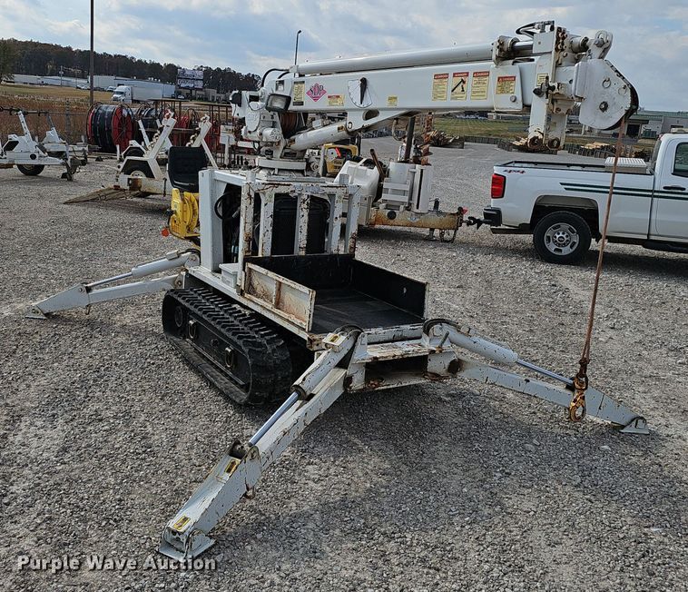 image for item OJ9032 2004 S.D.P. Manufacturing  mini digger derrick 