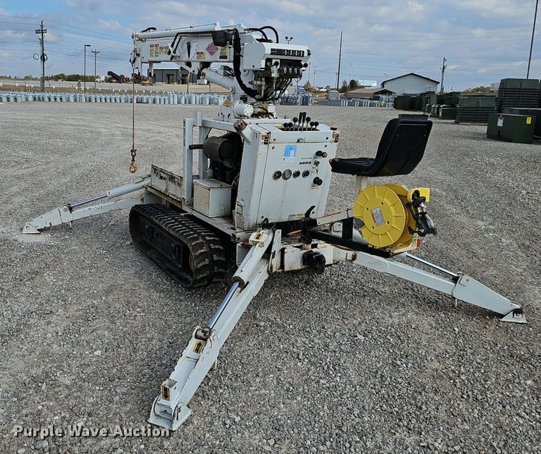 image for item OJ9032 2004 S.D.P. Manufacturing  mini digger derrick 