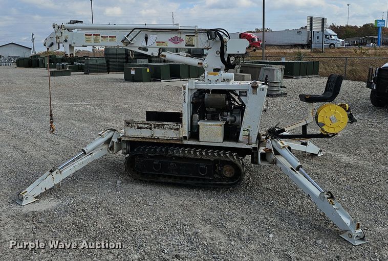image for item OJ9032 2004 S.D.P. Manufacturing  mini digger derrick 