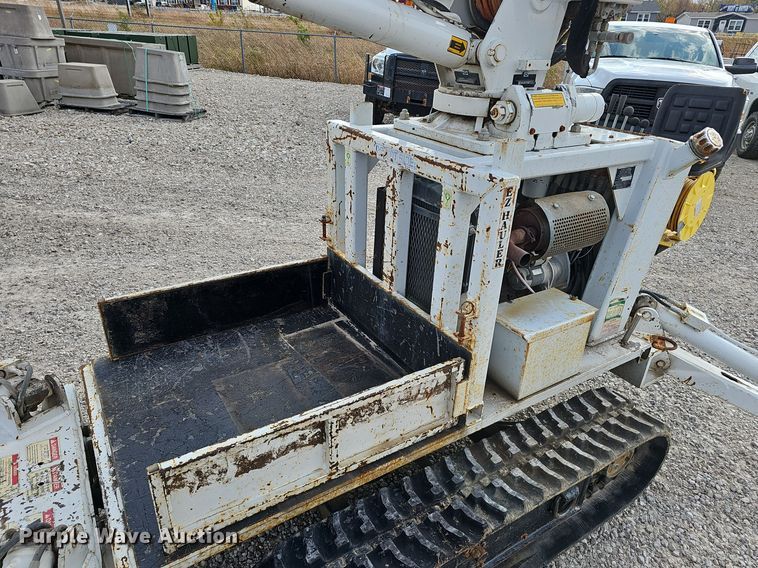 image for item OJ9032 2004 S.D.P. Manufacturing  mini digger derrick 