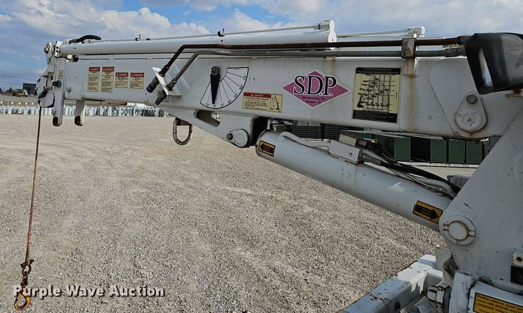 image for item OJ9032 2004 S.D.P. Manufacturing  mini digger derrick 