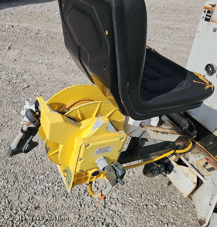 image for item OJ9032 2004 S.D.P. Manufacturing  mini digger derrick 