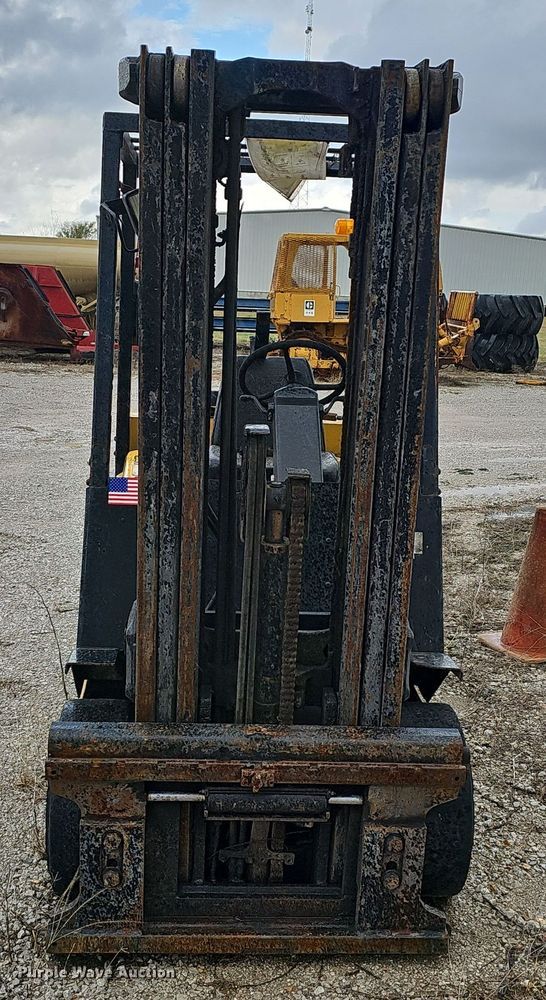 image for item OJ9054 Yale GLC060TGNUAE084 forklift