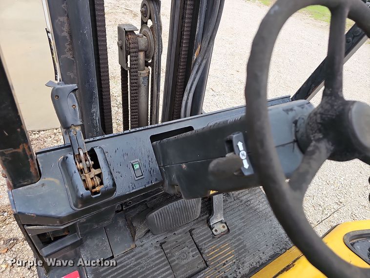 image for item OJ9054 Yale GLC060TGNUAE084 forklift
