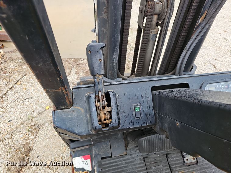 image for item OJ9054 Yale GLC060TGNUAE084 forklift