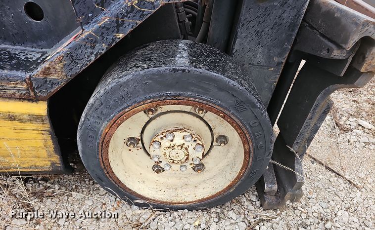 image for item OJ9054 Yale GLC060TGNUAE084 forklift