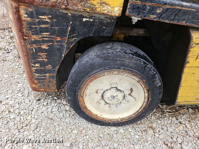 image for item OJ9054 Yale GLC060TGNUAE084 forklift