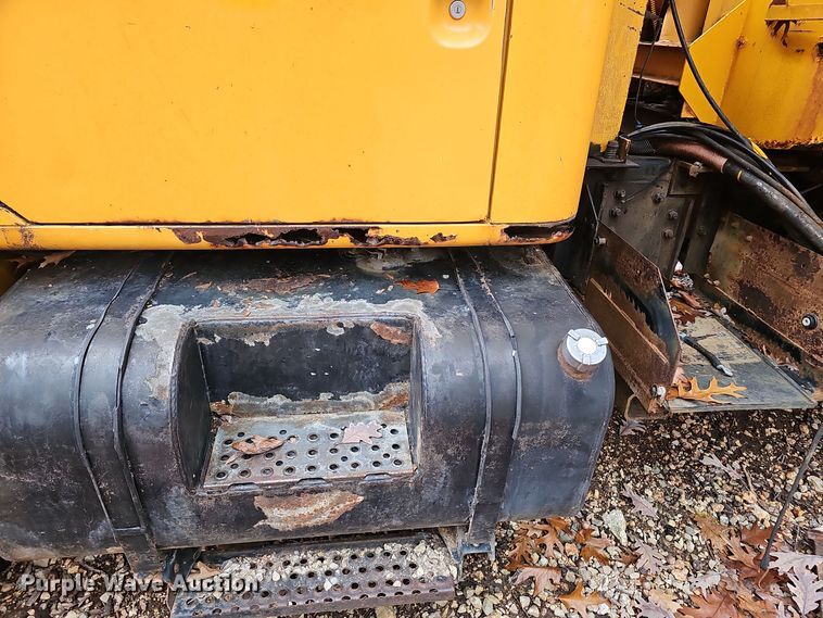 image for item OJ9063 2002 International 4900 dump truck