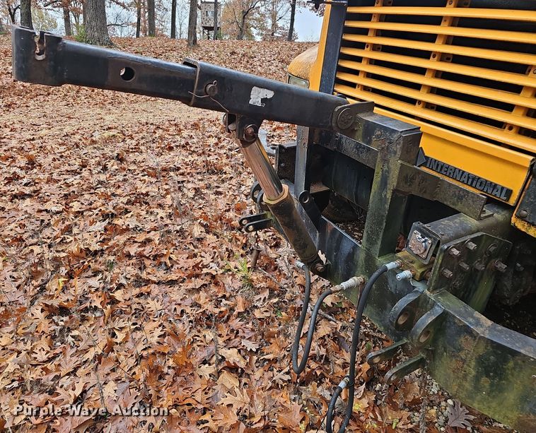 image for item OJ9063 2002 International 4900 dump truck