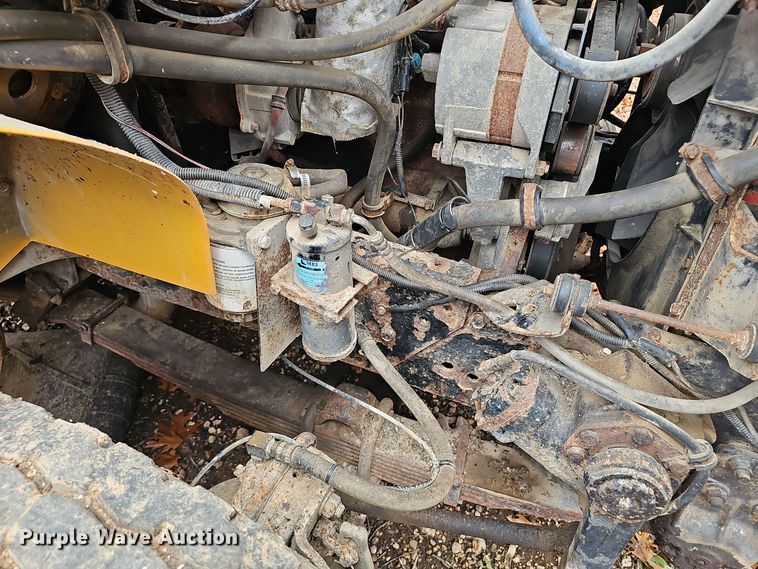 image for item OJ9063 2002 International 4900 dump truck