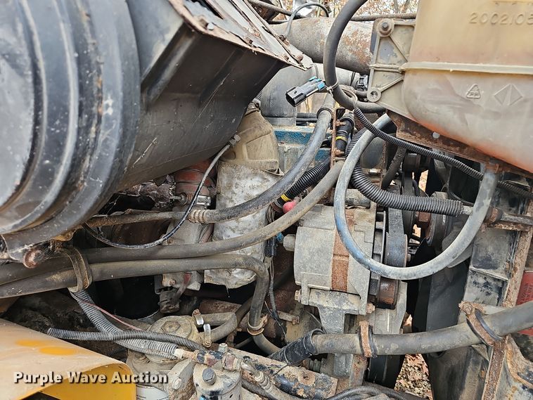 image for item OJ9063 2002 International 4900 dump truck