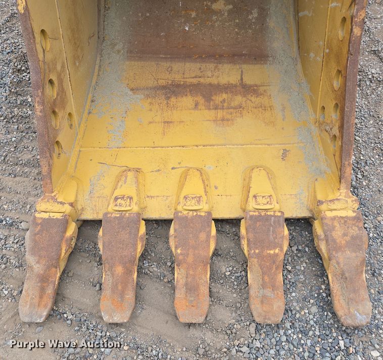 image for item YA0112 Caterpillar 42