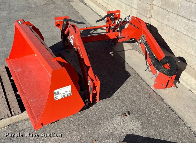 image for item DH8640 Kubota LA545 loader