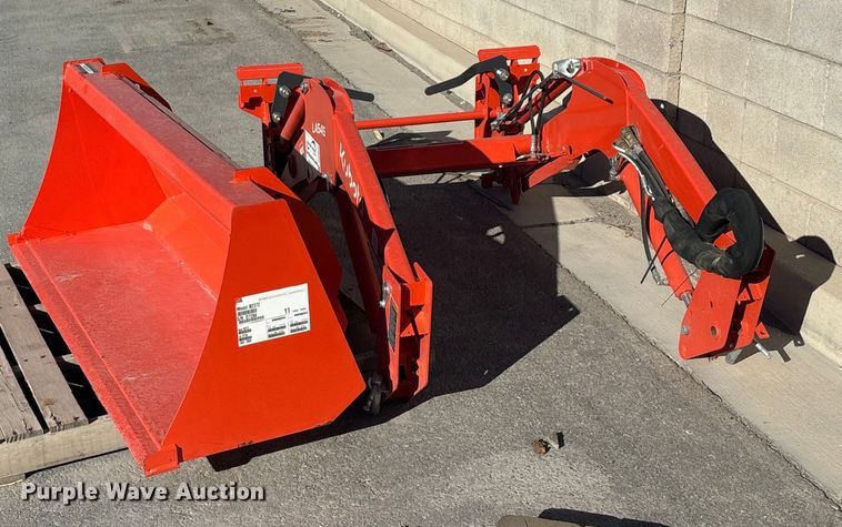 image for item DH8640 Kubota LA545 loader