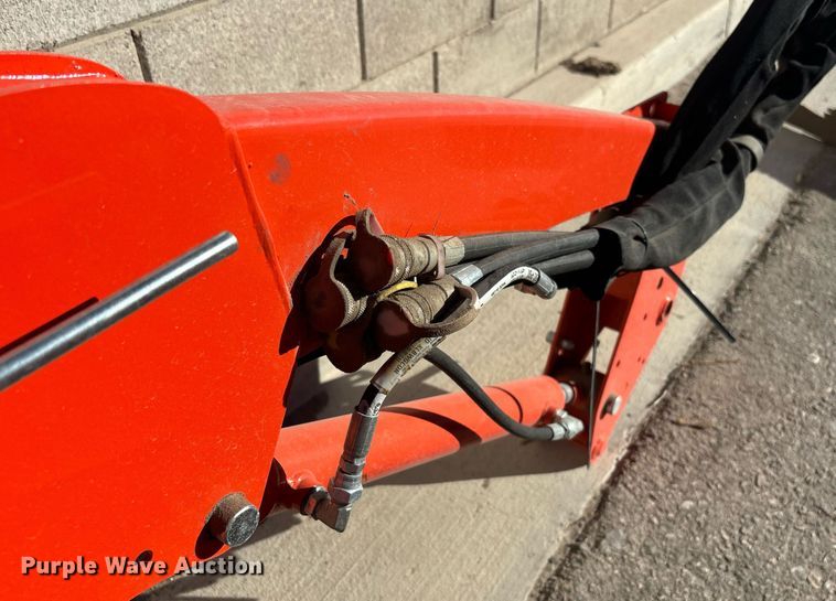 image for item DH8640 Kubota LA545 loader