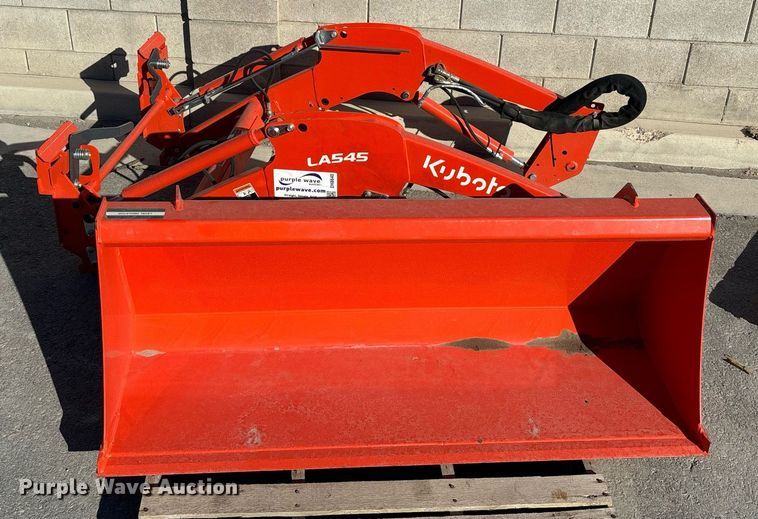 image for item DH8640 Kubota LA545 loader