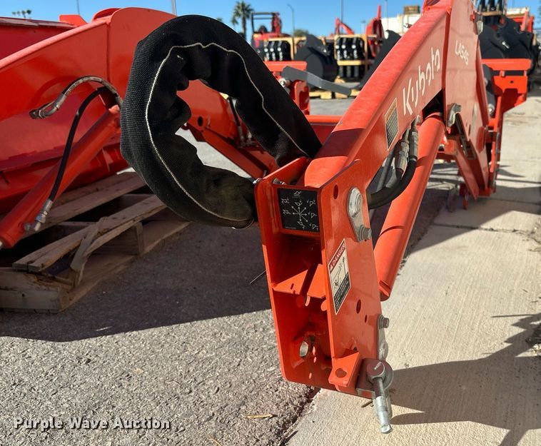 image for item DH8640 Kubota LA545 loader