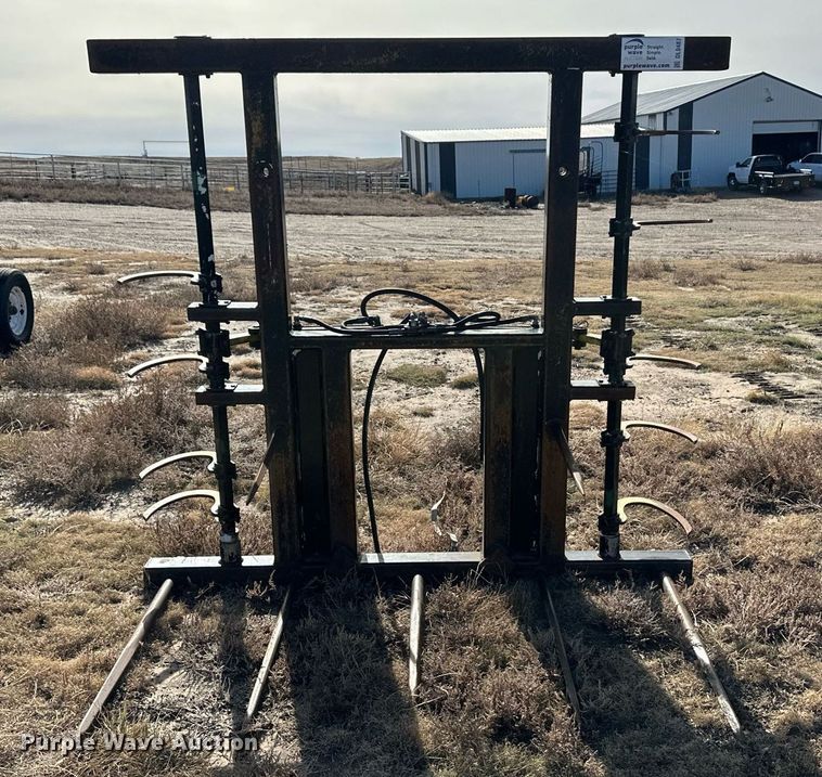 image for item DL0487 Bale grapple