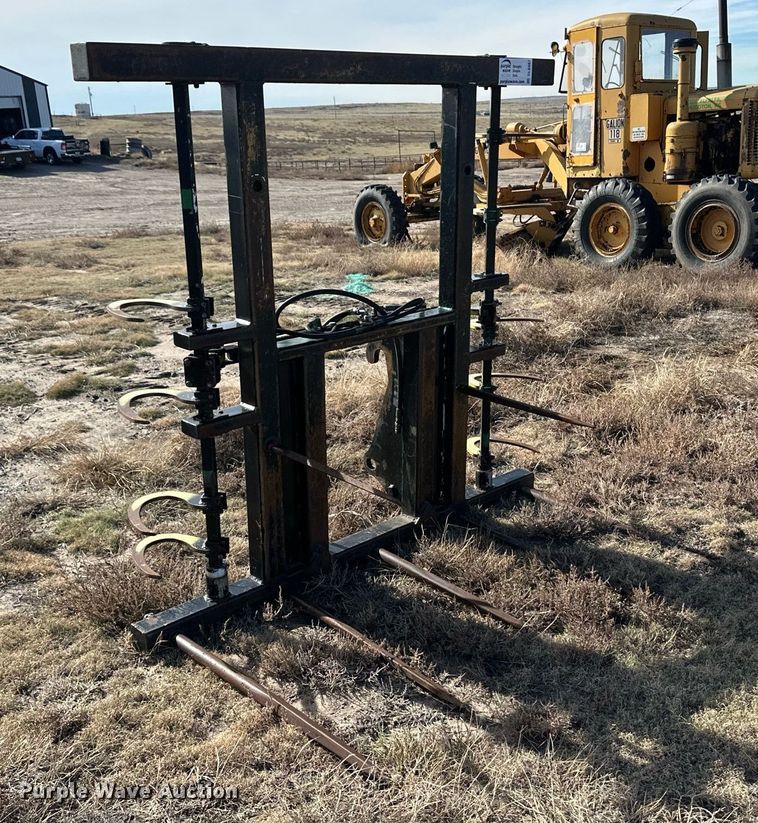 image for item DL0487 Bale grapple