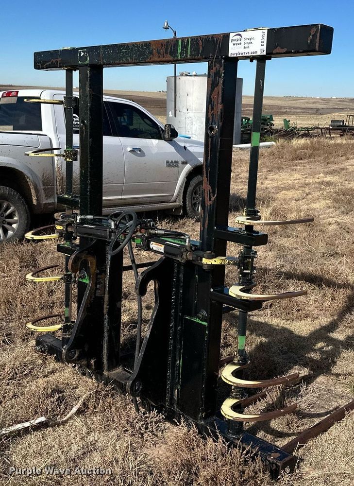 image for item DL0487 Bale grapple