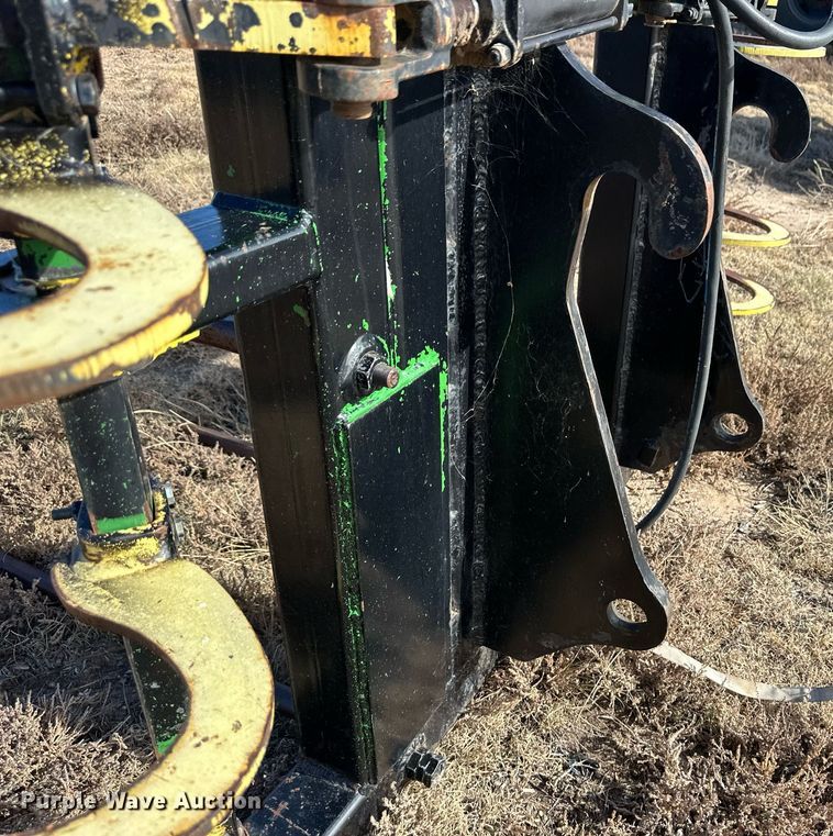 image for item DL0487 Bale grapple