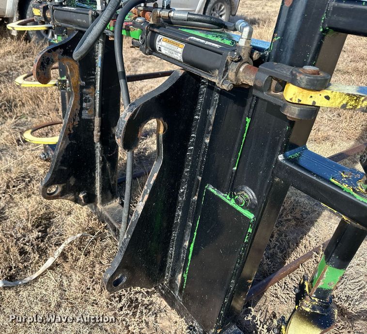 image for item DL0487 Bale grapple