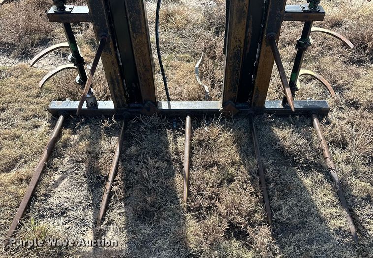 image for item DL0487 Bale grapple