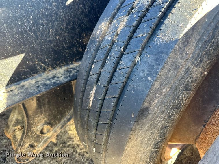 image for item DM2732 2006 Trailtech CT220II combine trailer