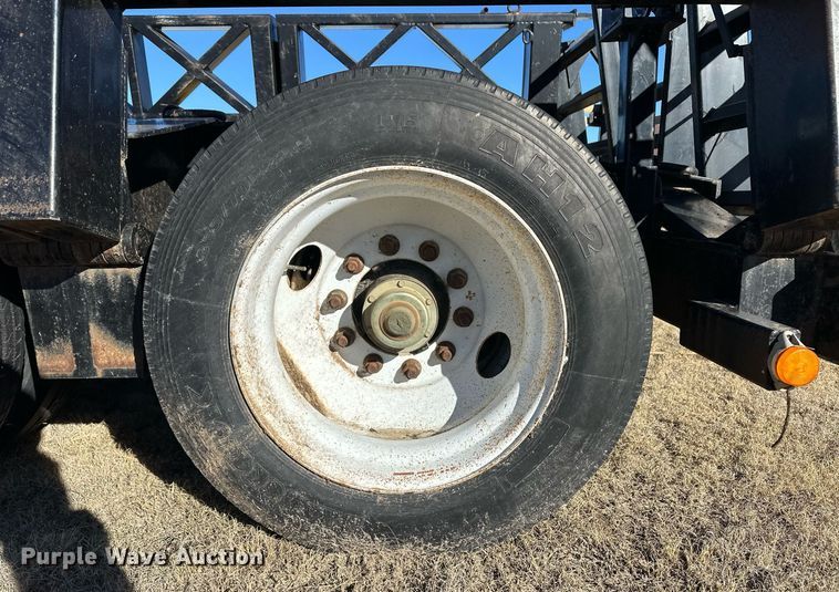 image for item DM2732 2006 Trailtech CT220II combine trailer