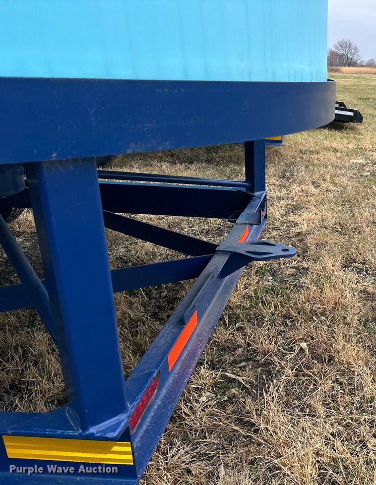 image for item DN0844 Duo-Lift DC6050 tank trailer