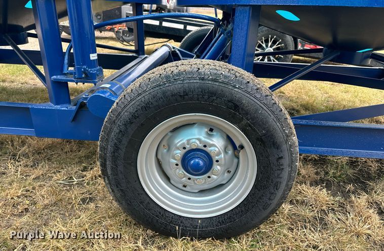 image for item DN0845 Duo-Lift DC6060 tank trailer