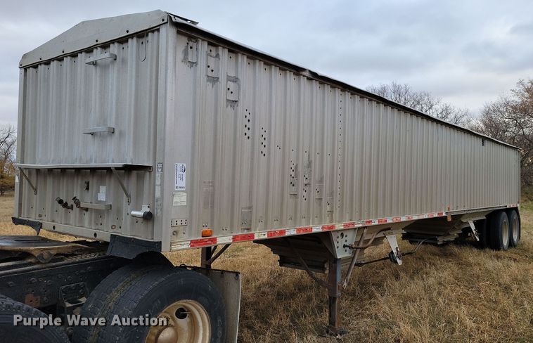 image for item DN3625 1984 Wilson AGH-700 grain trailer