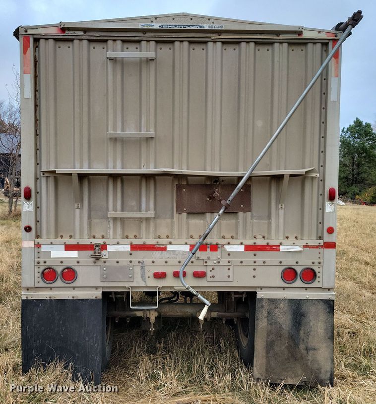 image for item DN3625 1984 Wilson AGH-700 grain trailer