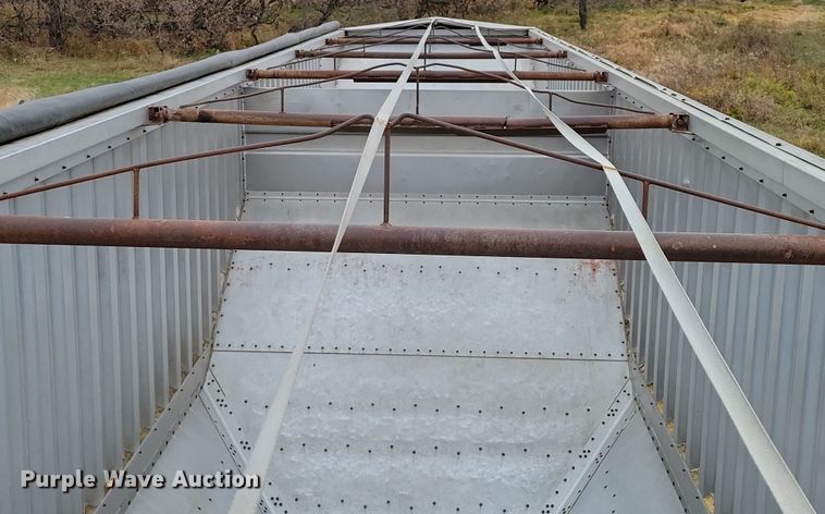 image for item DN3625 1984 Wilson AGH-700 grain trailer