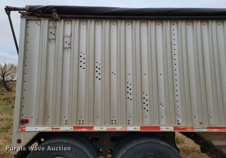 image for item DN3625 1984 Wilson AGH-700 grain trailer