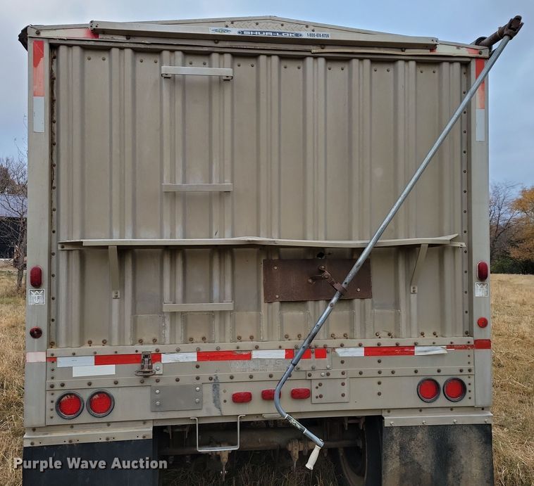 image for item DN3625 1984 Wilson AGH-700 grain trailer