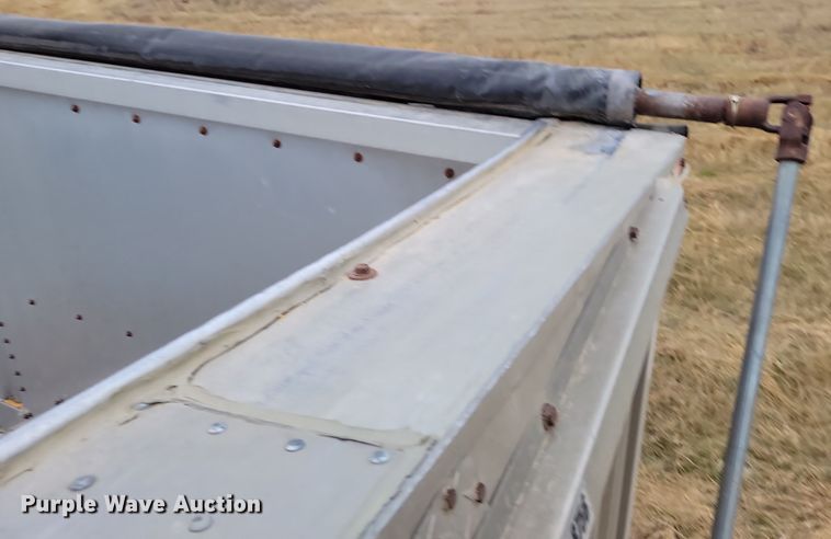 image for item DN3625 1984 Wilson AGH-700 grain trailer