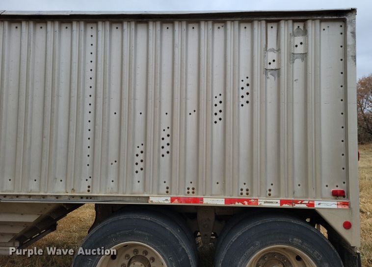 image for item DN3625 1984 Wilson AGH-700 grain trailer