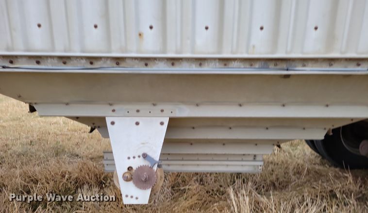 image for item DN3625 1984 Wilson AGH-700 grain trailer