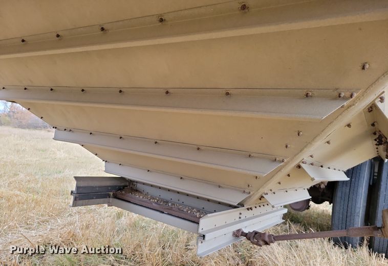 image for item DN3625 1984 Wilson AGH-700 grain trailer