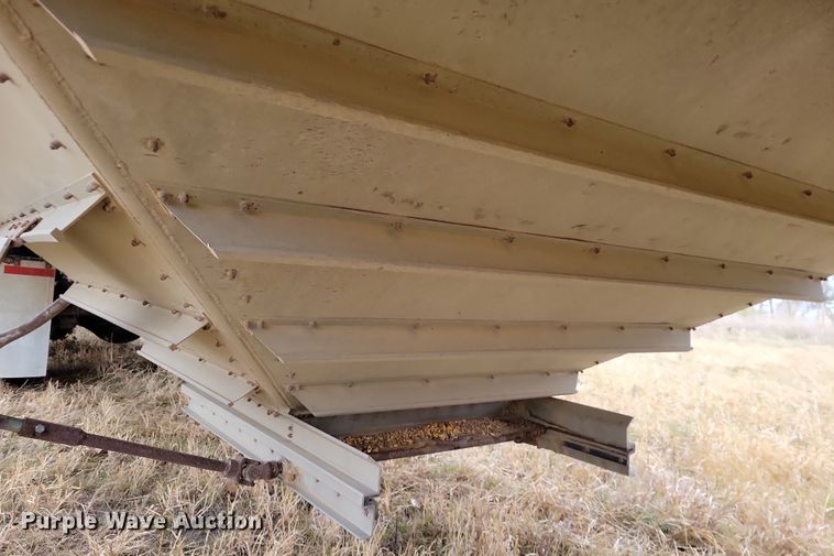 image for item DN3625 1984 Wilson AGH-700 grain trailer