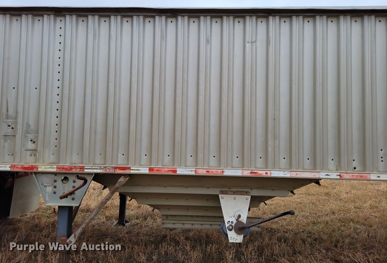 image for item DN3625 1984 Wilson AGH-700 grain trailer
