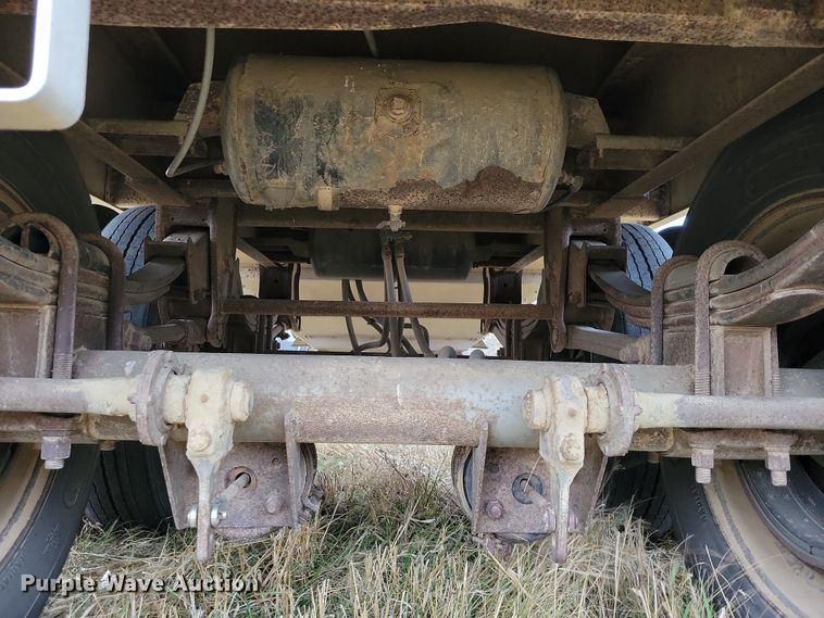 image for item DN3625 1984 Wilson AGH-700 grain trailer