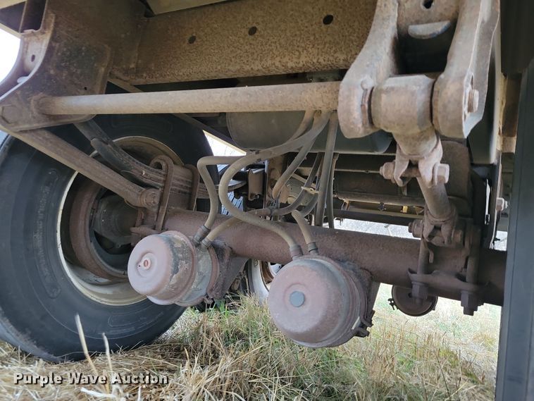 image for item DN3625 1984 Wilson AGH-700 grain trailer