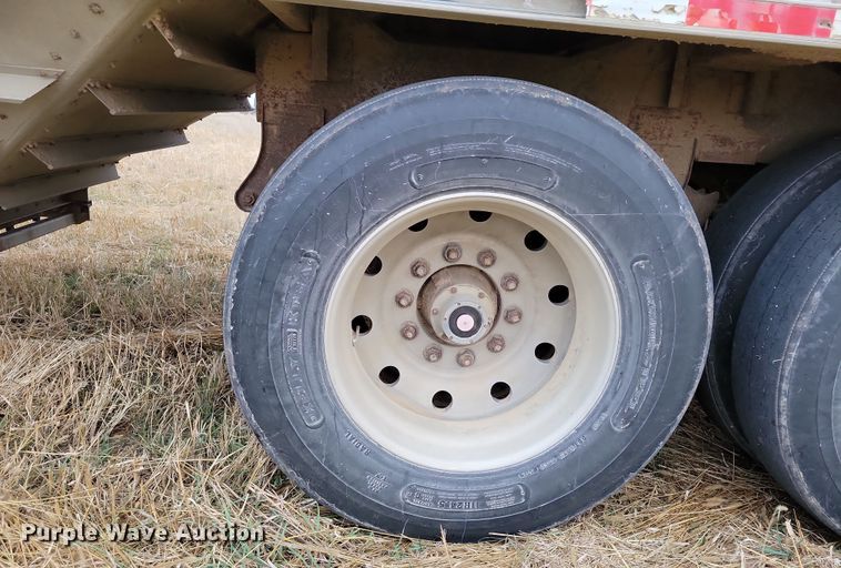 image for item DN3625 1984 Wilson AGH-700 grain trailer