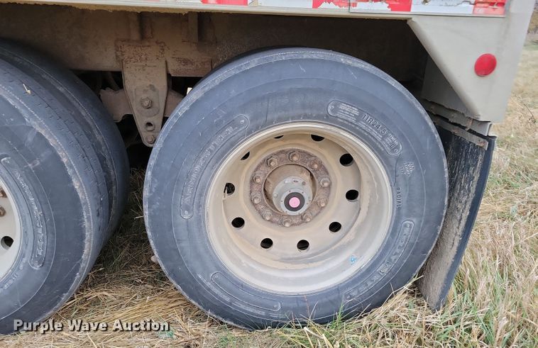 image for item DN3625 1984 Wilson AGH-700 grain trailer