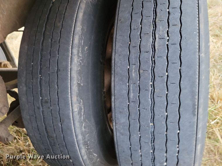 image for item DN3625 1984 Wilson AGH-700 grain trailer