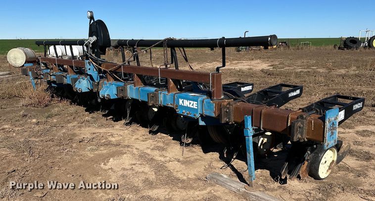 image for item DP5958 Kinze planter