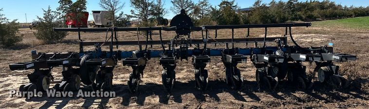 image for item DP5958 Kinze planter